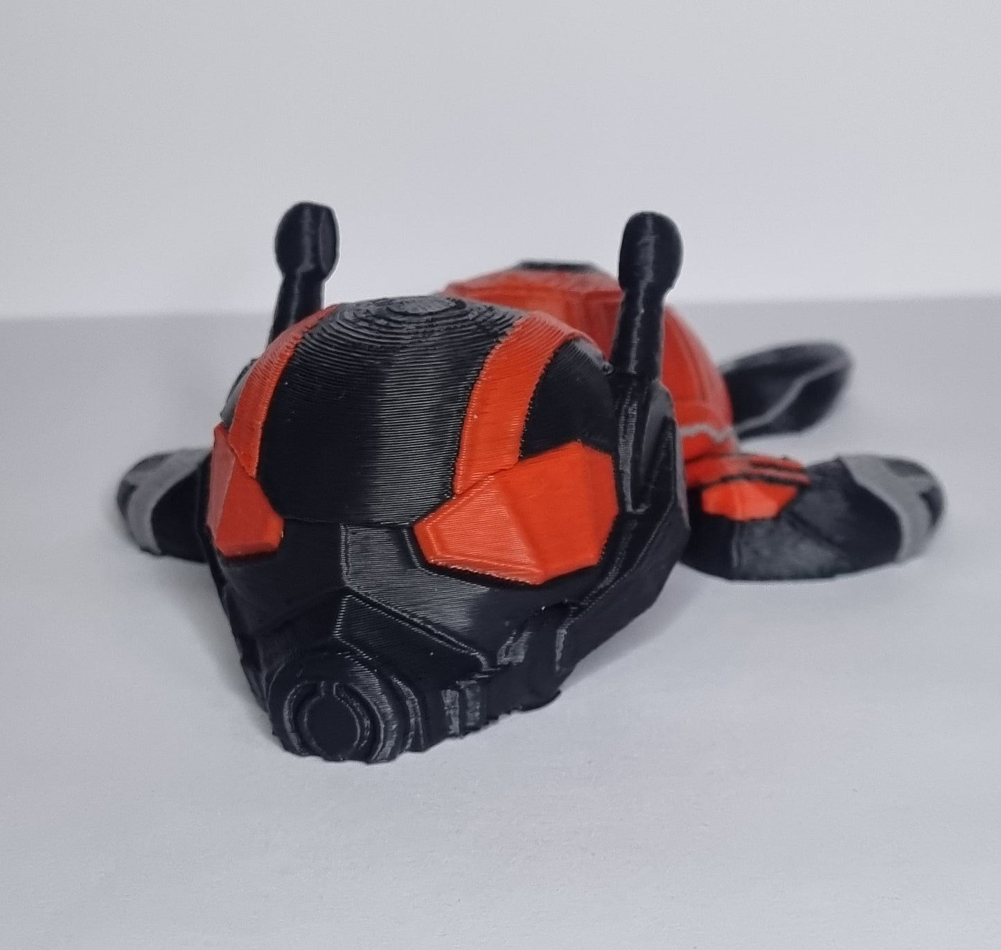 Figura Articulada (Tortuga Vr. Ant-Man)