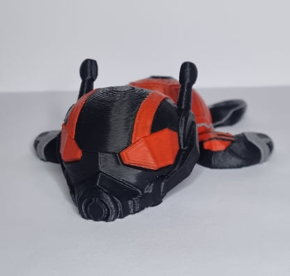 Figura Articulada (Tortuga Vr. Ant-Man)